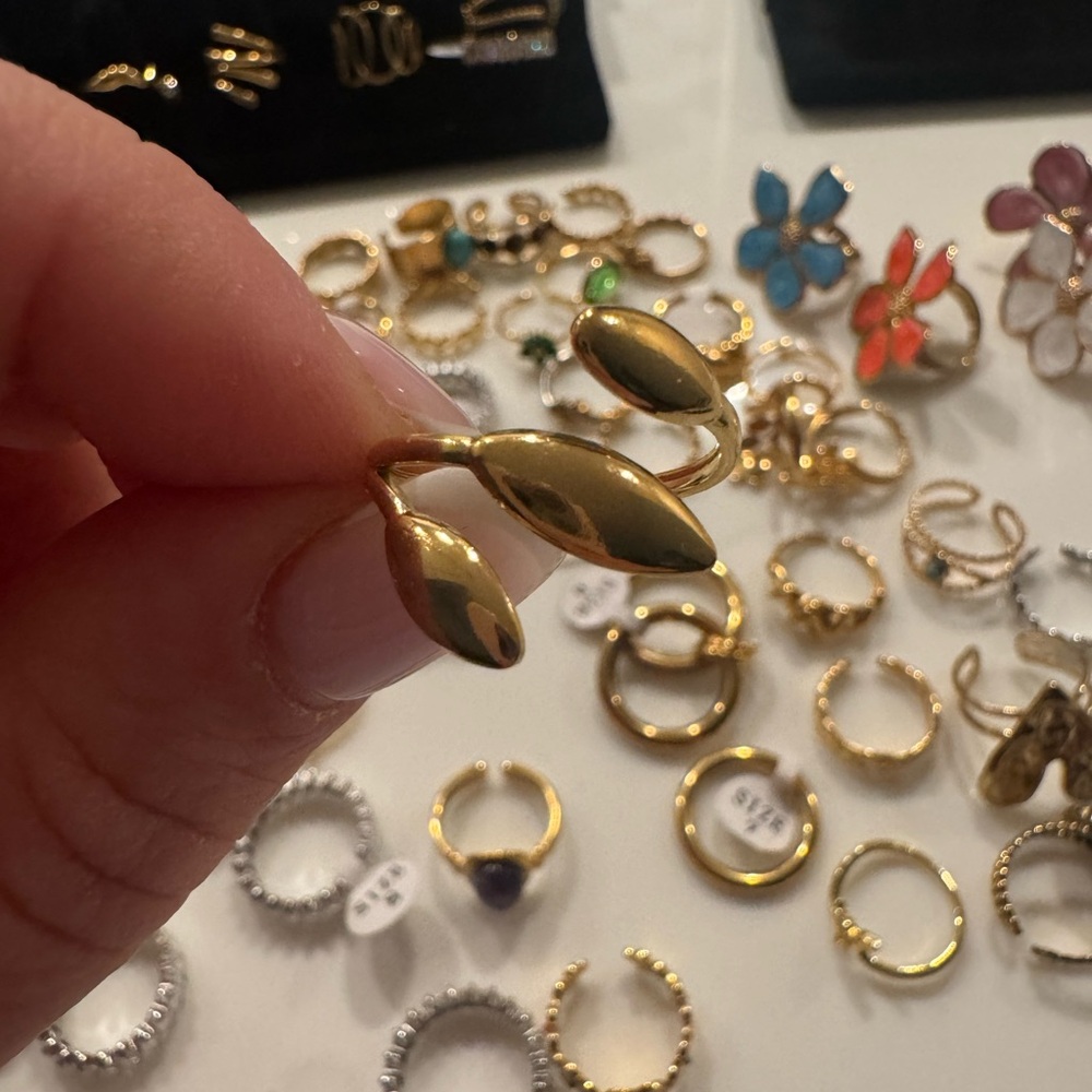 Elegant Gold Leaf Ring 18 k plated gold